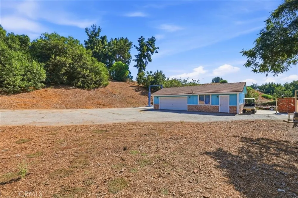 21264 E Terry Covina, CA 91724