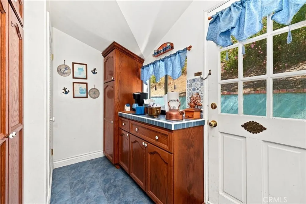 21264 E Terry Covina, CA 91724