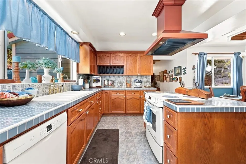 21264 E Terry Covina, CA 91724
