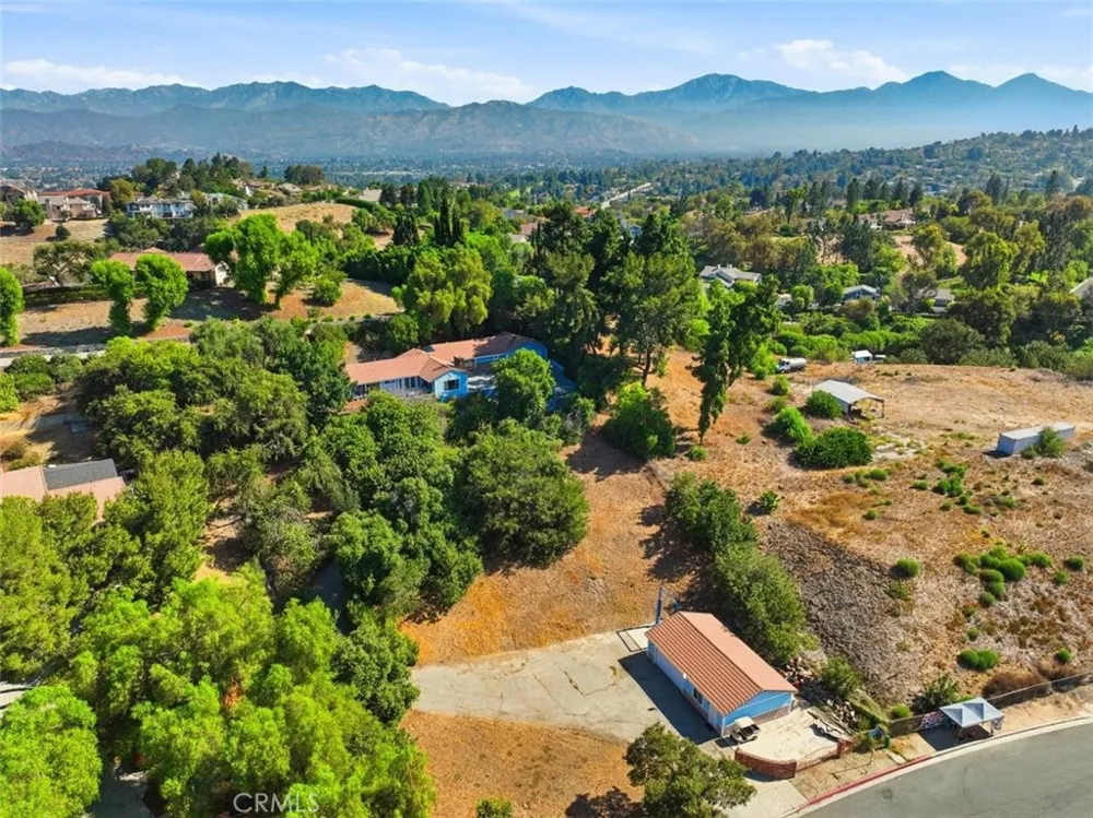 21264 E Terry Covina, CA 91724