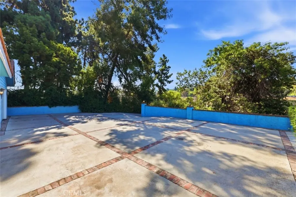21264 E Terry Covina, CA 91724