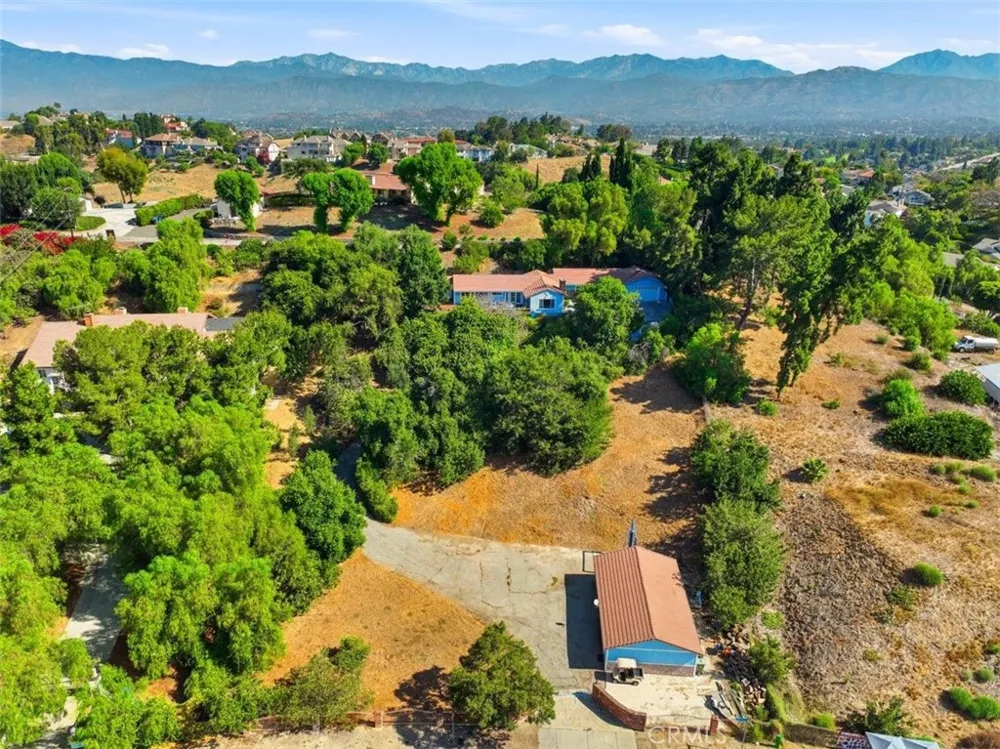 21264 E Terry Covina, CA 91724