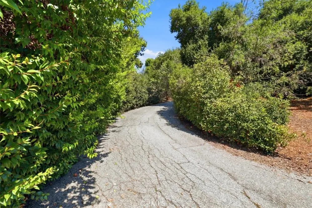 21264 E Terry Covina, CA 91724