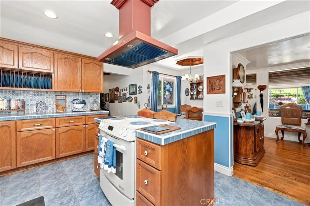 21264 E Terry Covina, CA 91724