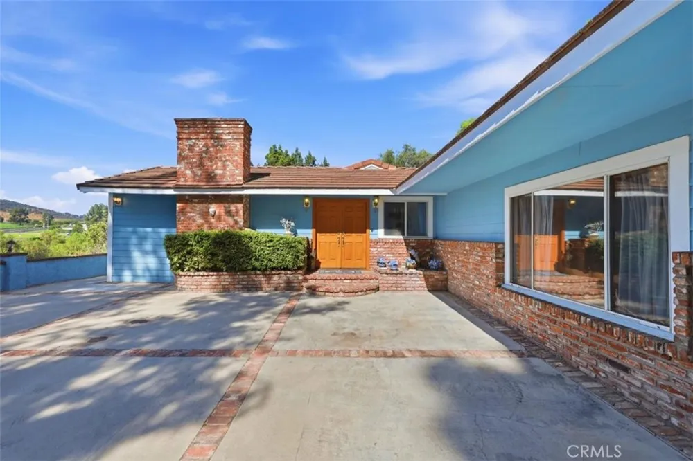 21264 E Terry Covina, CA 91724