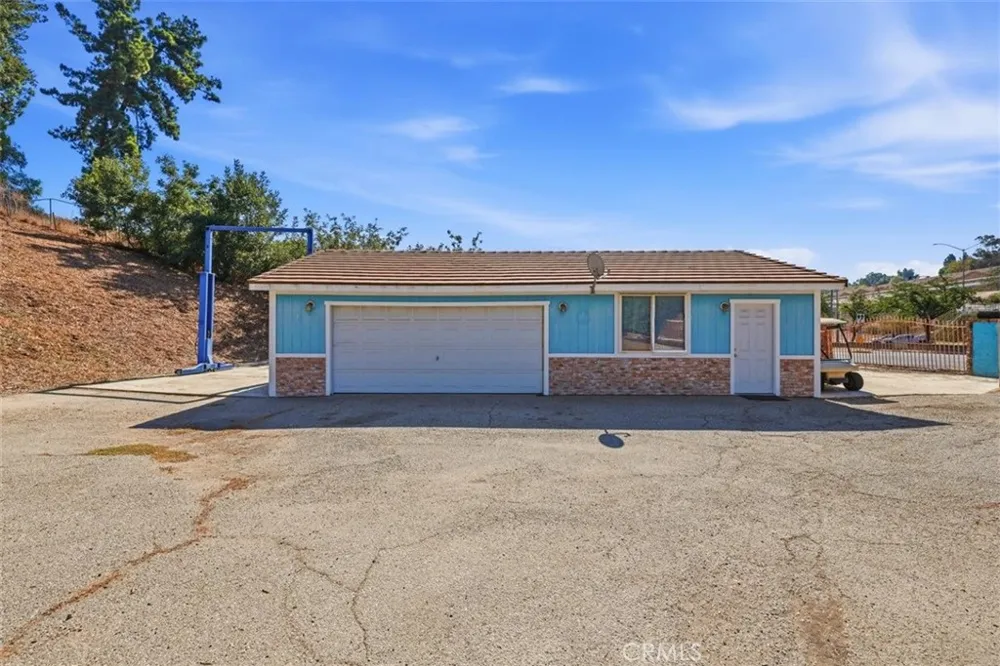 21264 E Terry Covina, CA 91724
