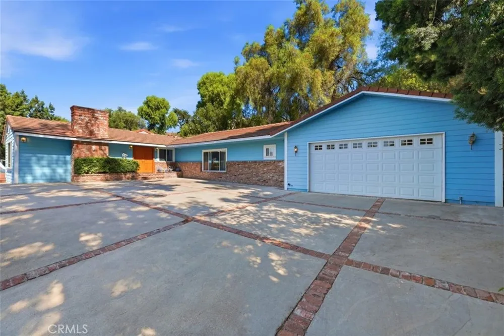21264 E Terry Covina, CA 91724