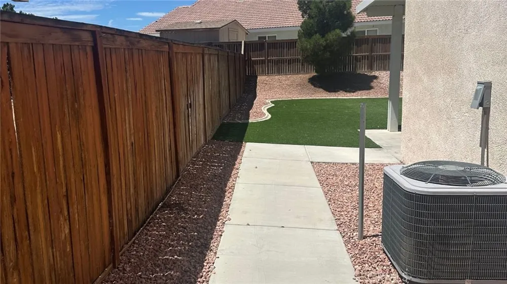 14760 Sandstone Adelanto, CA 92301