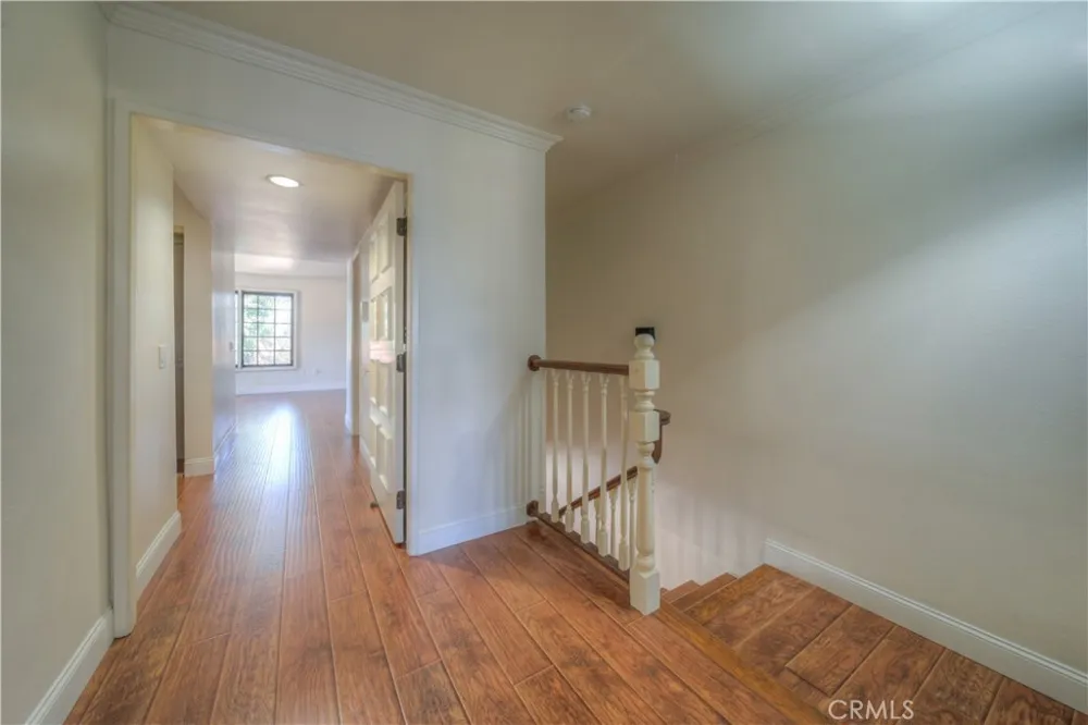 18100 Burbank #14 Tarzana, CA 91356