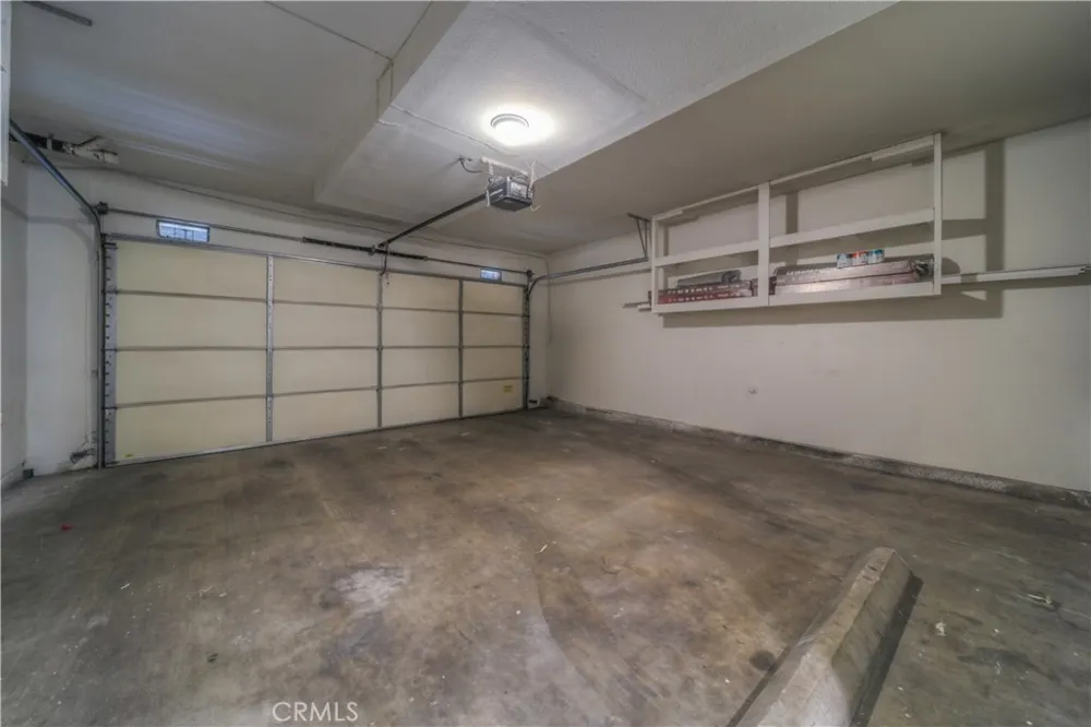 18100 Burbank #14 Tarzana, CA 91356