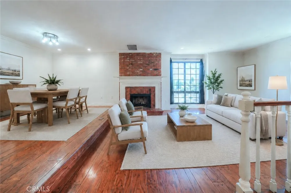18100 Burbank #14 Tarzana, CA 91356