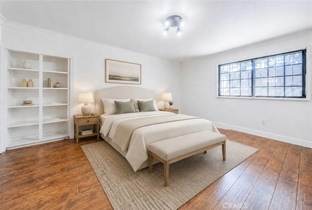 18100 Burbank #14 Tarzana, CA 91356