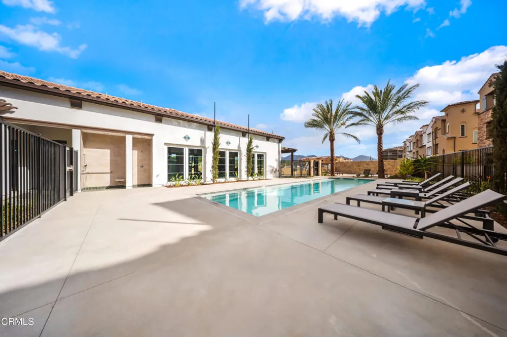 533 Via Vallarta Camarillo, CA 93012