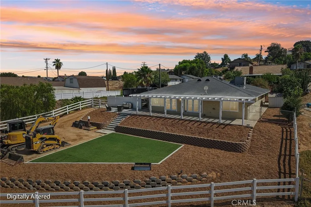 14342 Laurel Riverside, CA 92503