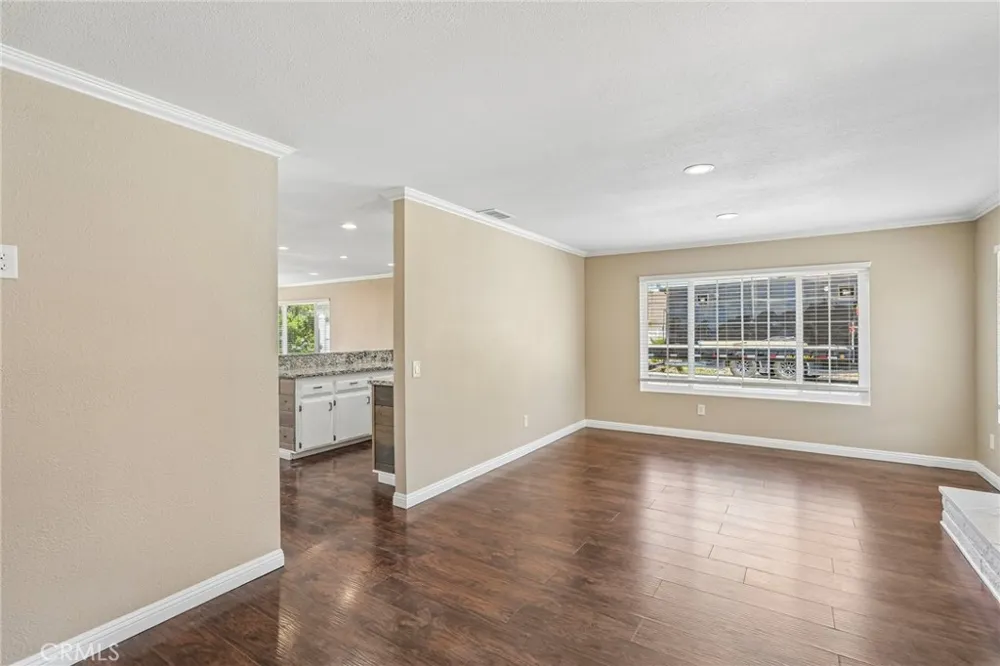 14342 Laurel Riverside, CA 92503