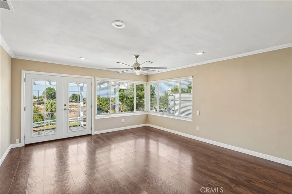14342 Laurel Riverside, CA 92503