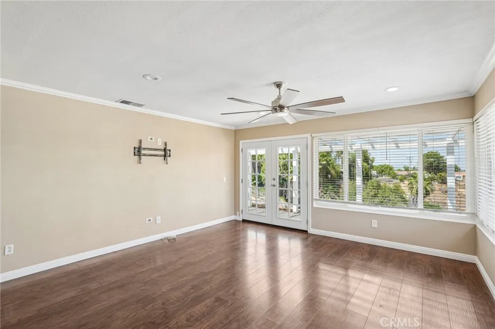 14342 Laurel Riverside, CA 92503