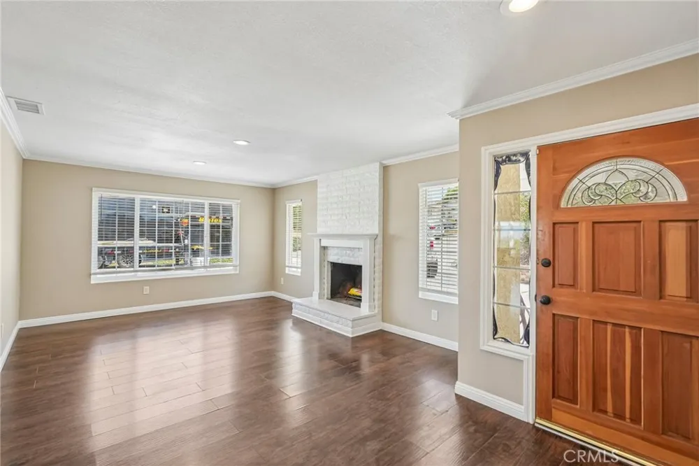 14342 Laurel Riverside, CA 92503