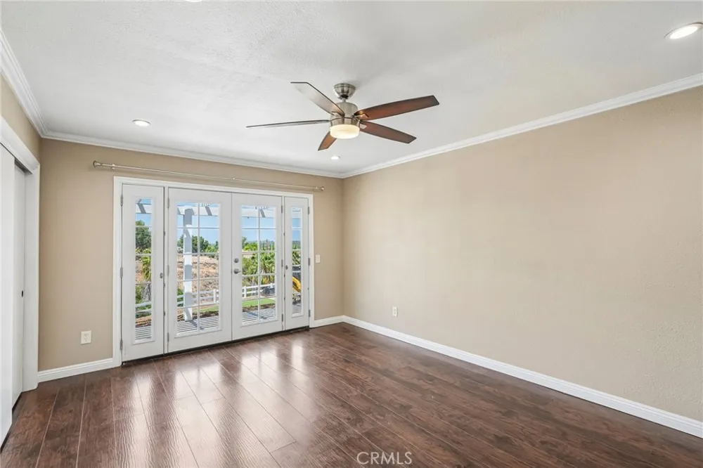 14342 Laurel Riverside, CA 92503