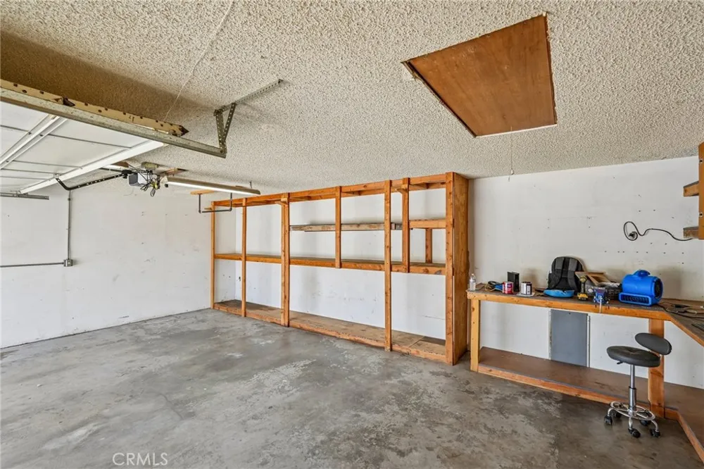 14342 Laurel Riverside, CA 92503