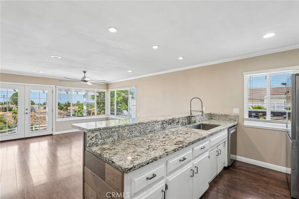 14342 Laurel Riverside, CA 92503