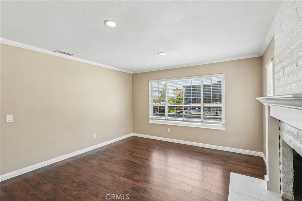 14342 Laurel Riverside, CA 92503