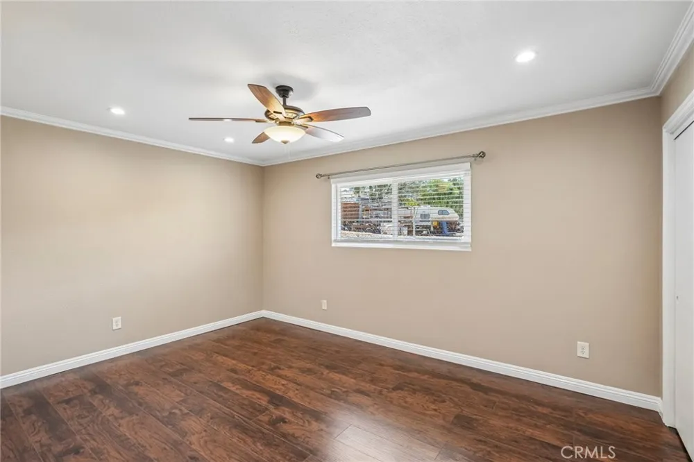 14342 Laurel Riverside, CA 92503