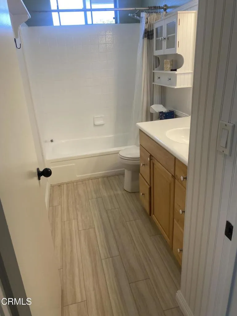 1136 Acadia Place Ventura, CA 93003