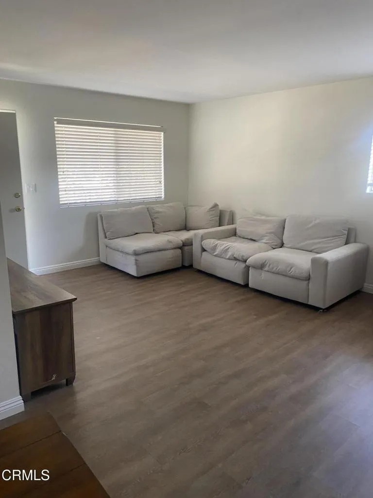 1136 Acadia Place Ventura, CA 93003