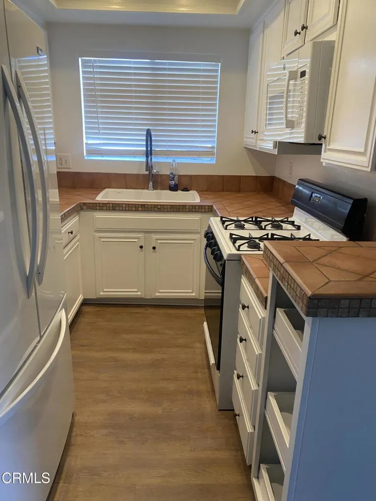 1136 Acadia Place Ventura, CA 93003
