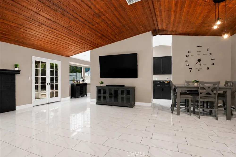 44394 Meadow Grove Hemet, CA 92544