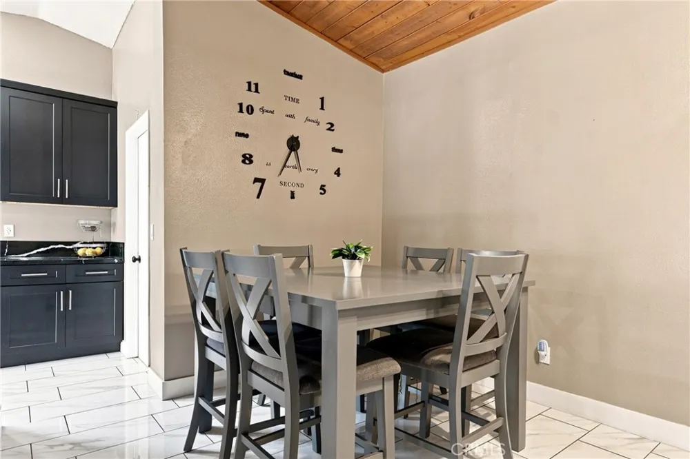 44394 Meadow Grove Hemet, CA 92544