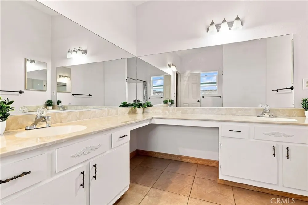 44394 Meadow Grove Hemet, CA 92544