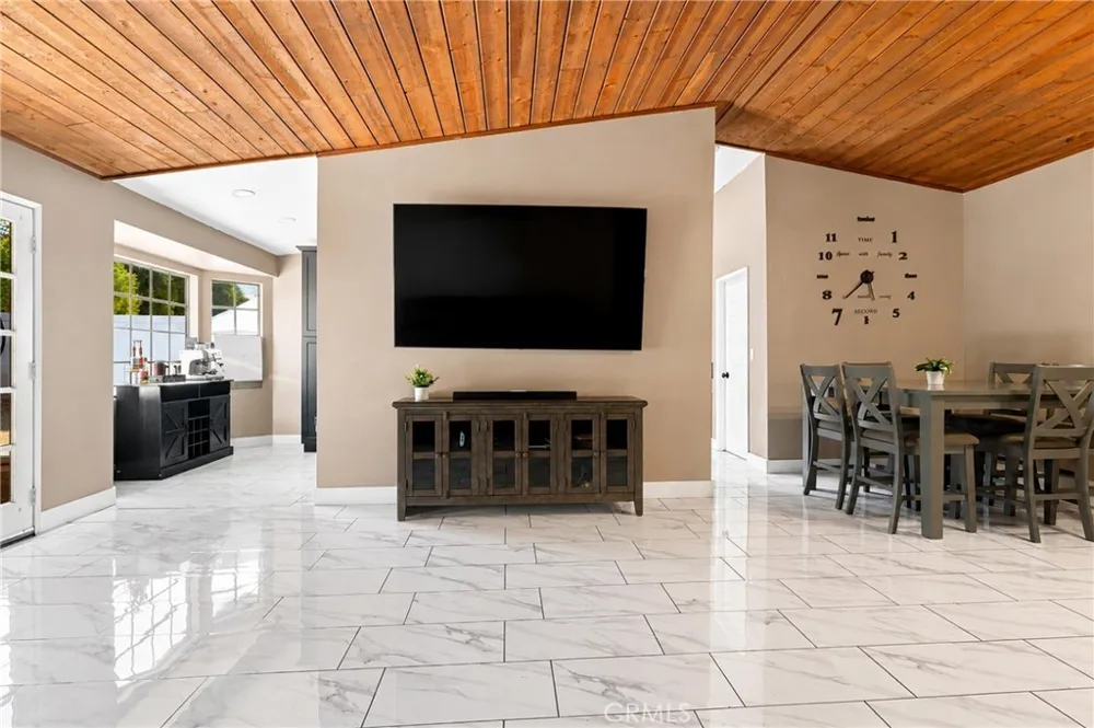 44394 Meadow Grove Hemet, CA 92544