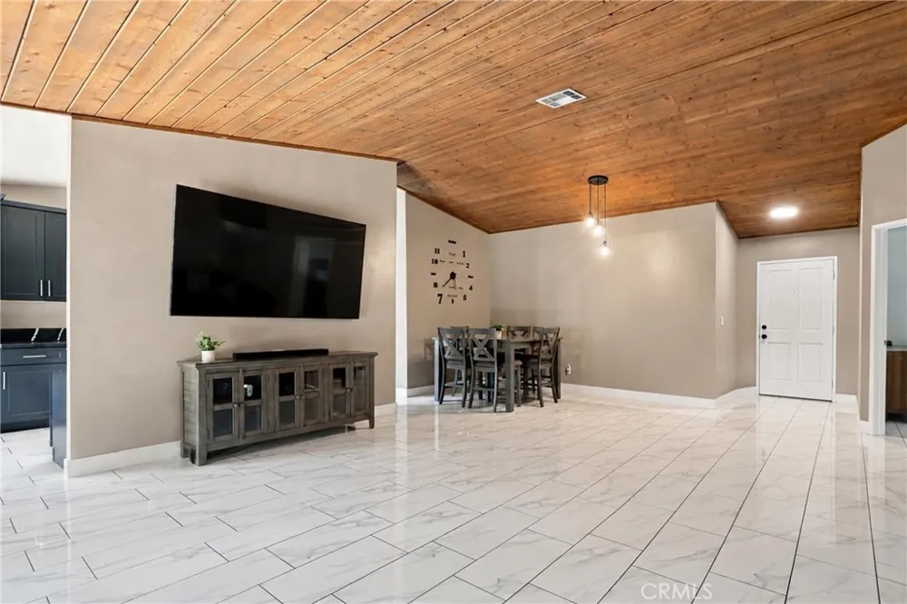 44394 Meadow Grove Hemet, CA 92544