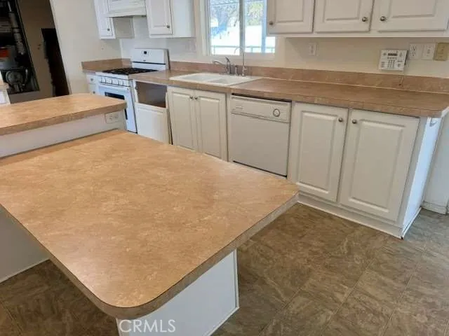 44744 Cornish Hemet, CA 92544