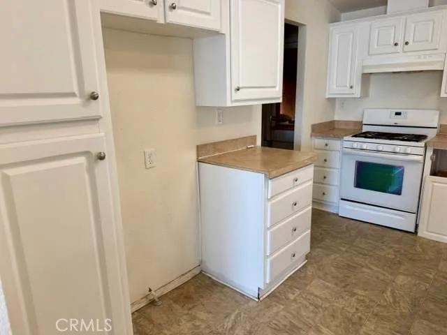 44744 Cornish Hemet, CA 92544