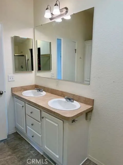 44744 Cornish Hemet, CA 92544
