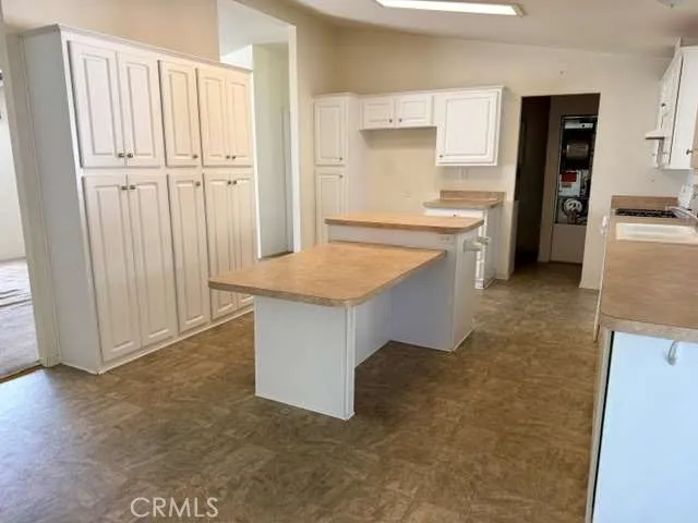 44744 Cornish Hemet, CA 92544