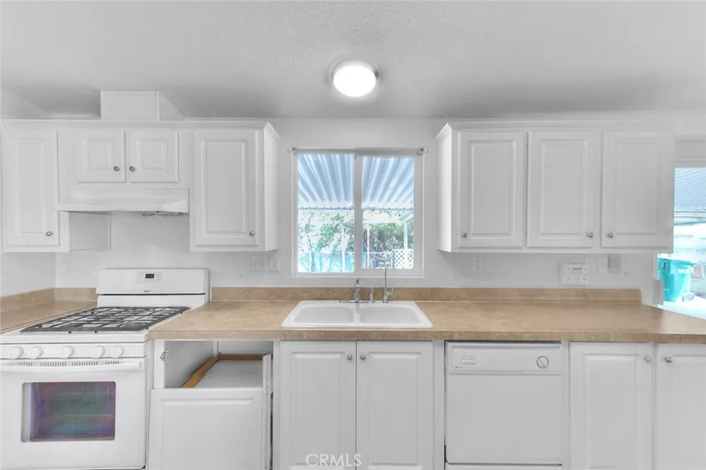 44744 Cornish Hemet, CA 92544