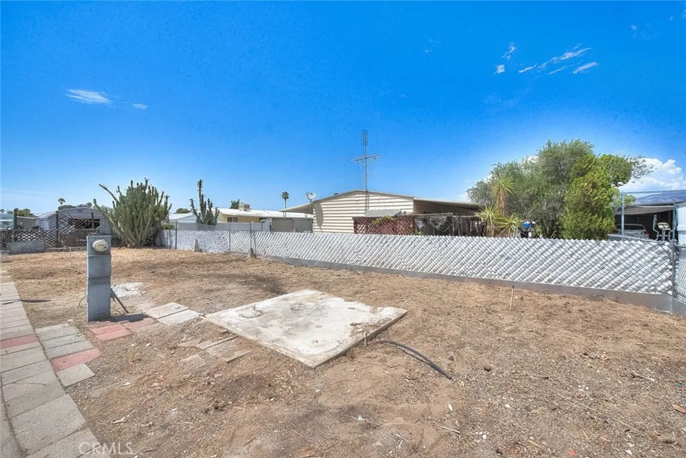 44744 Cornish Hemet, CA 92544