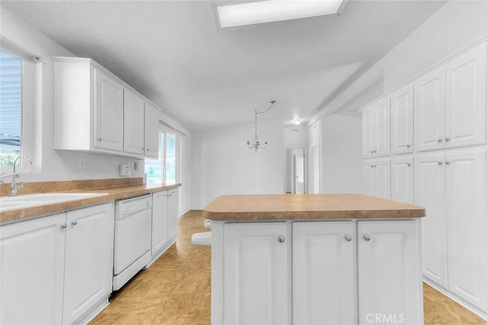 44744 Cornish Hemet, CA 92544