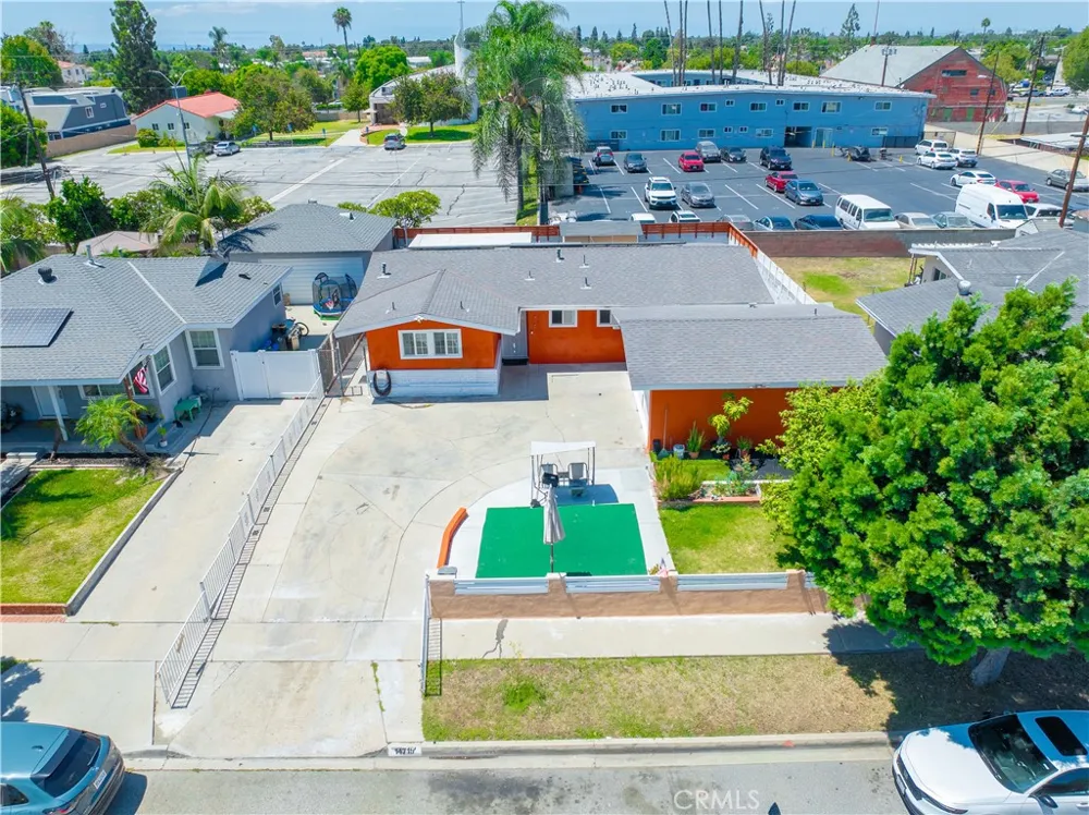 14715 Brink Norwalk, CA 90650