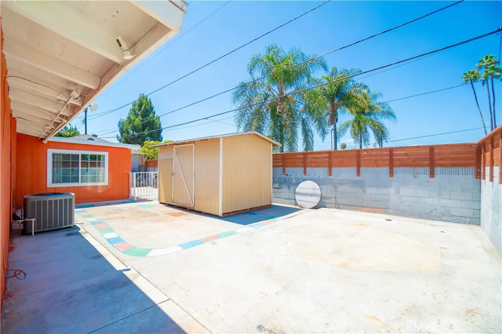 14715 Brink Norwalk, CA 90650