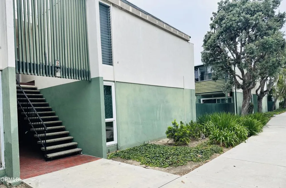 3700 Dean Drive #907 Ventura, CA 93003