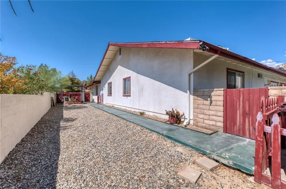 7515 Pinon Drive Yucca Valley, CA 92284