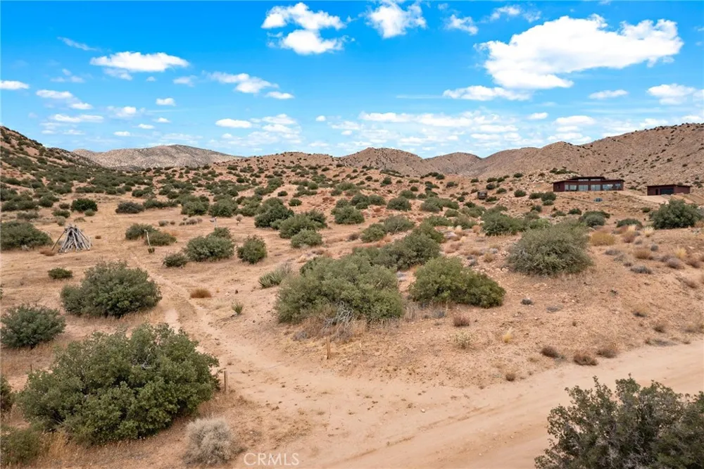 2816 Orange Trail Pioneertown, CA 92268