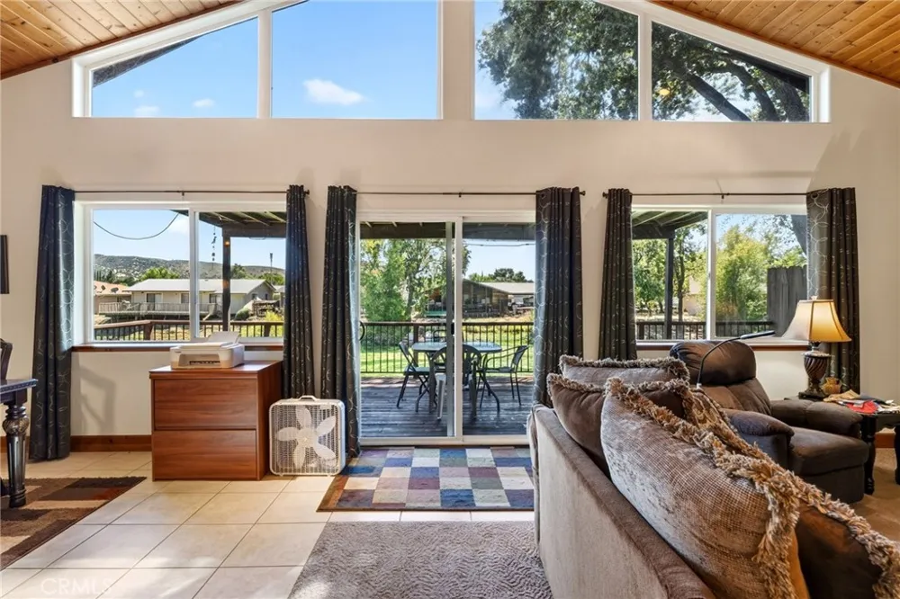 13297 Anchor Village Clearlake Oaks, CA 95423