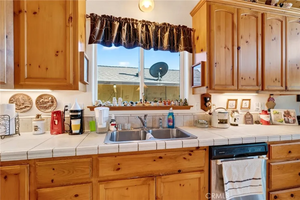 13297 Anchor Village Clearlake Oaks, CA 95423