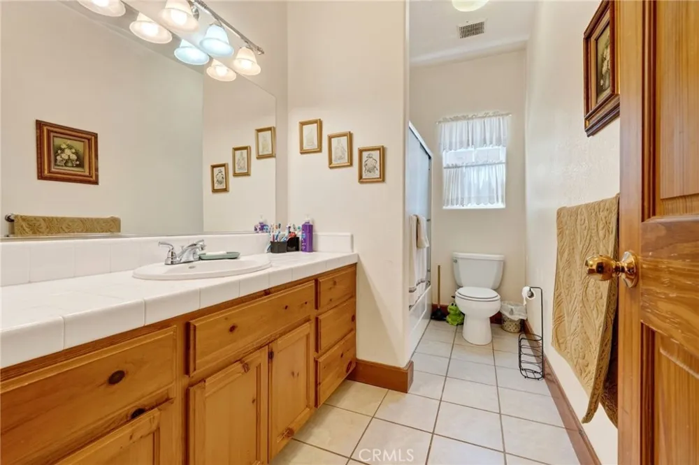 13297 Anchor Village Clearlake Oaks, CA 95423